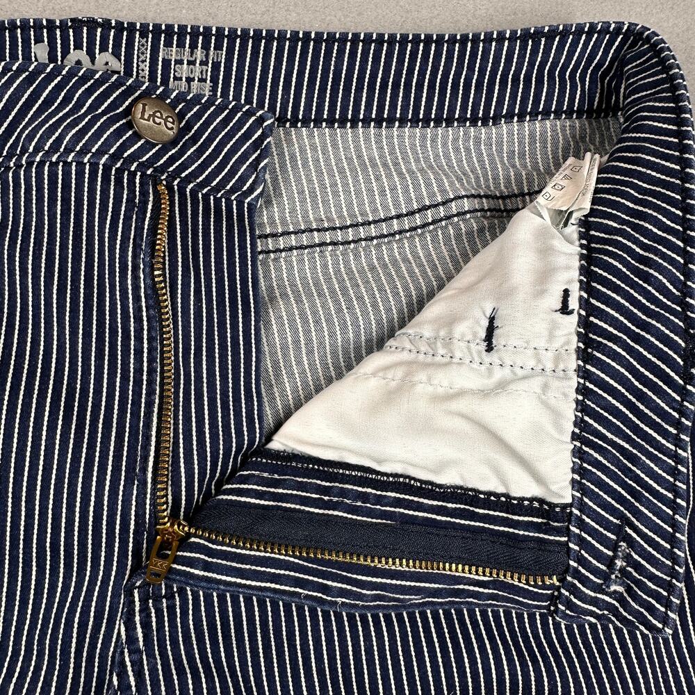 Lee Shorts Womens 14 Blue White Striped Regular Fit Mid Rise Summer Casual - Picture 13 of 16